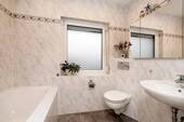 Badezimmer im Obergeschoss - 