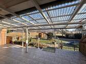 Terrasse und Zugang zum Garten - 