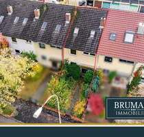 BRUMANI | Attraktives Reihenmittelhaus auf 3 Etagen mit Garten und Garage in Freiburg-Haslach - Freiburg im Breisgau / Haslach