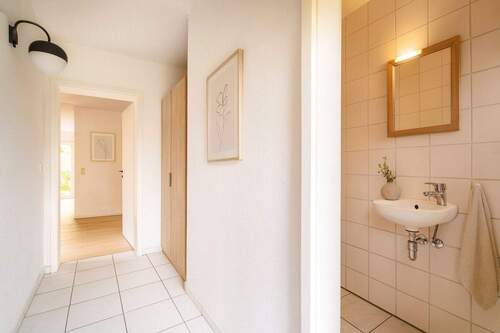 EG Eingangsbereich und Gäste WC - visualisiert - 