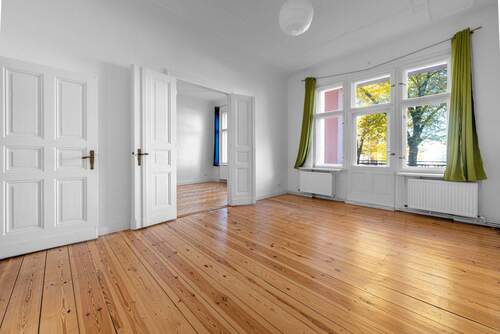 Wohnzimmer - 4 Zimmer Etagenwohnung zum Kaufen in Berlin