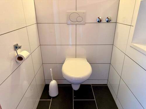 Toilette im Badezimmer - 