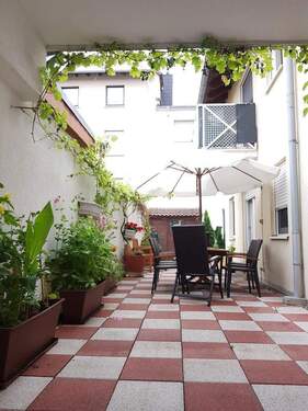 Terrasse Rückseite - 5 Zimmer Etagenwohnung zum Kaufen in Ludwigshafen