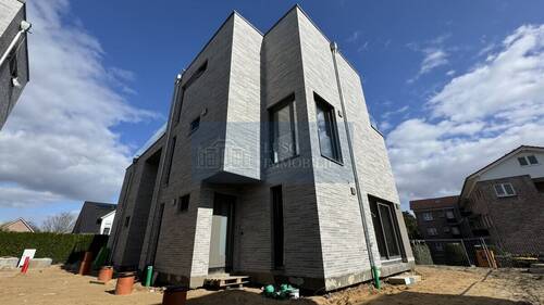 7 - Weitere Außenansicht - 