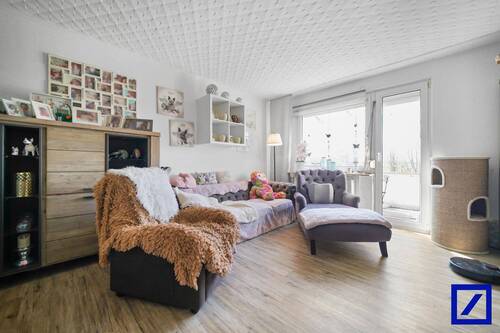 Wohnzimmer - 4 Zimmer Etagenwohnung zum Kaufen in Bremen