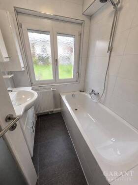 Bad m.Wanne WHG 1.OG rechts - 