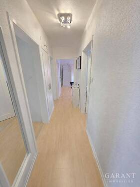 Blick in den Flur WHG 1.OG rechts - 