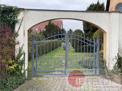 Toreinfahrt - 