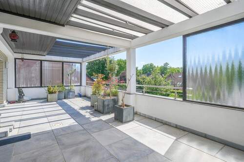 Überdachter Balkon 2. OG - 