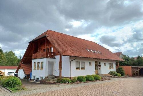 Wohnung im DG mit Balkon - 