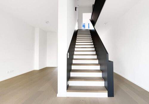 TREPPE ALS ARCHITEKTONISCHES STILMITTEL - 