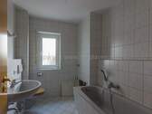 Badezimmer - Etagenwohnung mit 69,50 m&sup2; in Neundorf zur Miete