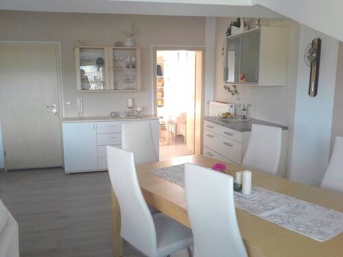 DG Wohn - 8 Zimmer Mehrfamilienhaus, Wohnhaus in Flieden