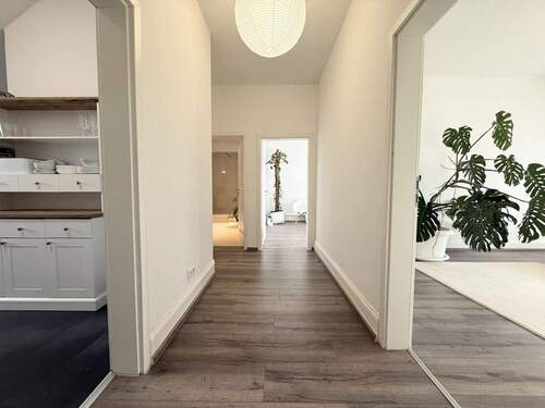 Flur - 3 Zimmer Etagenwohnung zur Miete in Frankfurt am Main