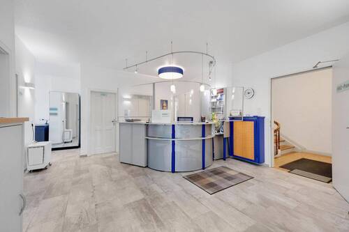 Empfang im 1. OG - Mehrfamilienhaus, Wohnhaus in Halver zum Kaufen