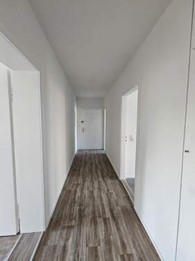 Beispiel Wohnungsflur nach Renovierung - 