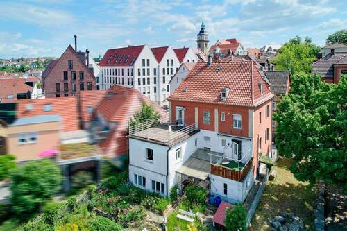 In toller Lage - 9 Zimmer Mehrfamilienhaus, Wohnhaus zum Kaufen in Backnang