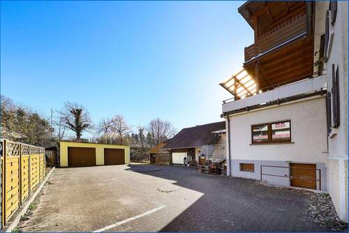 Ans Hof m. Garagen - 