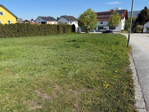 Bauland - Grundstück in Schöllnach