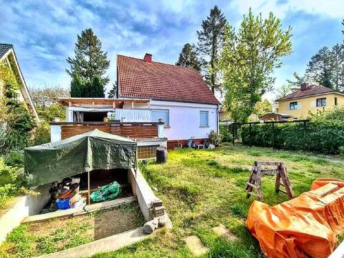 Ansicht - Wohnen mit Lebensqualität: Einfamilienhaus in Potsdam mit Garten & Pool - provisionsfrei