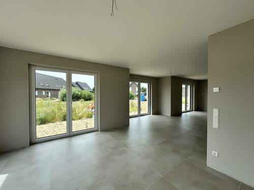 Bild 3 - 8 Zimmer Einfamilienhaus in Rees