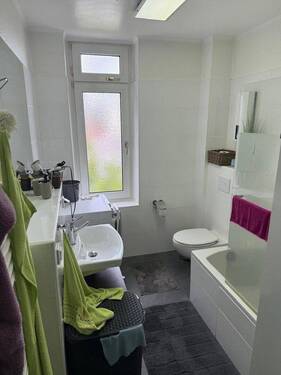 Bad - Etagenwohnung mit 83,00 m&sup2; in Hilden zur Miete