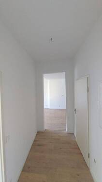 Eingangsbereich Flur - Kernsaniert & bezugsfertig - moderne 4-Zimmer-Wohnung mit Balkon in Bellheim