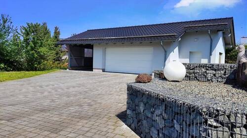 Garage + Carport - 