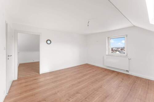 Heller, großzügiger Wohn-Essbereich - Top moderne 4-Zimmer-Wohnung in Langenzenn