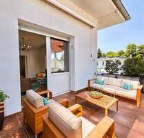 Altbaucharme trifft ruhige Stadtnähe - großzügige Vier-Zimmer-Wohnung mit zwei Balkonen und Garage - Frankfurt am Main Dornbusch