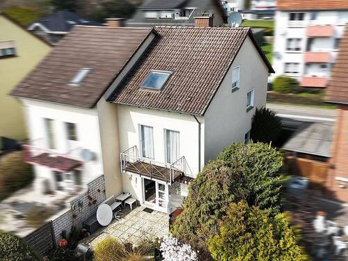 Außenansicht - Charmante Doppelhaushälfte! Gepflegt und zentral gelegen!