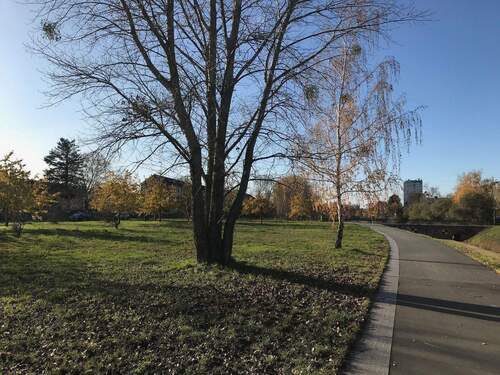 Radweg 200 m entfernt - 