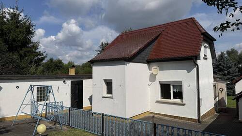 Seitenansicht - 4 Zimmer Einfamilienhaus zum Kaufen in Großpösna