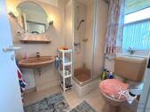 Badezimmer mit Dusche - 