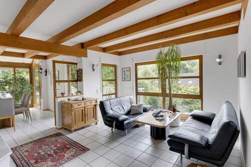 Wohnzimmer - 6 Zimmer Einfamilienhaus in Widdern