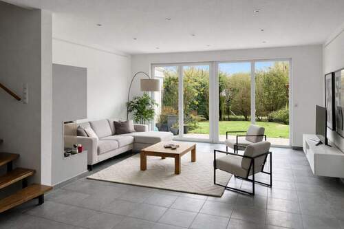 Titelbild - Familienfreundliche Doppelhaushälfte mit Garage und Dachterrasse