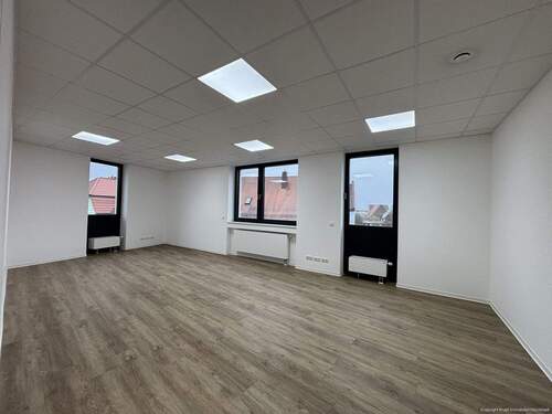 Büro 2: 37,1 qm - Büro mit 134,00 m&sup2; in Höchstadt a.d.Aisch zur Miete