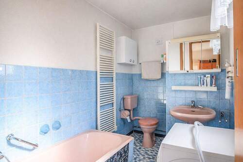 04_Badezimmer - Einfamilienhaus mit 100,30 m&sup2; in Wächtersbach zum Kaufen