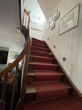 Massivholztreppe ins 1. OG - 