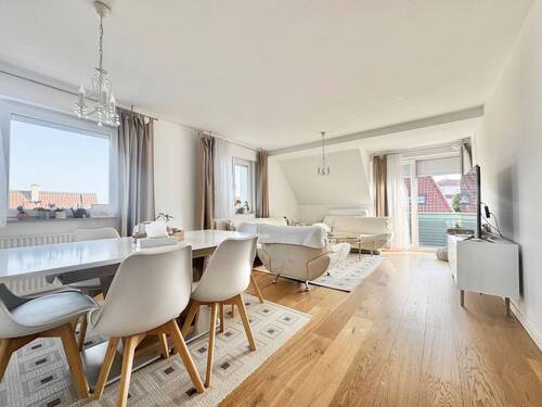 heller Wohn-/ Essbereich - Besichtigung am Montag ++Große 3 Zimmer-Wohnung mit 2 Balkone