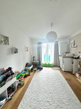 Schlafzimmer mit Balkonzugang - 