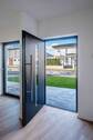 Eingang mit Blick in Richtung Garten - 