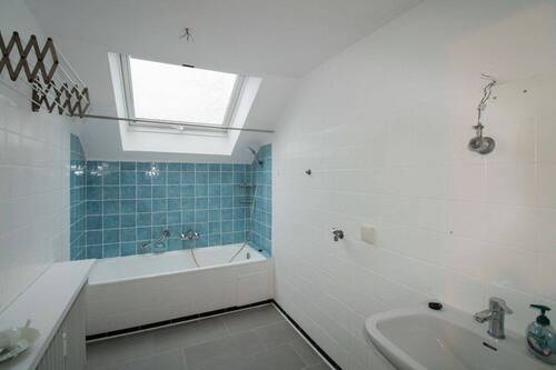 Badezimmer im Dachgeschoss - 
