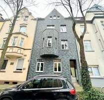 Attraktives, leerstehendes 3-4 Parteienhaus mit Balkonen und Ausbaupotenzial in guter Lage am Rhein - Düsseldorf / Benrath