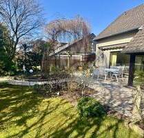 Stilvolles Einfamilienhaus mit besonderer Architektur und einem Traumgarten. - Isernhagen / Altwarmbüchen