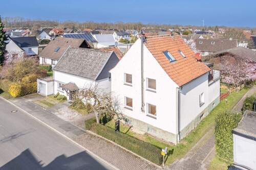 Drohne 1 - Attraktives Doppelangebot: Zwei Häuser im ländlichen Umfeld