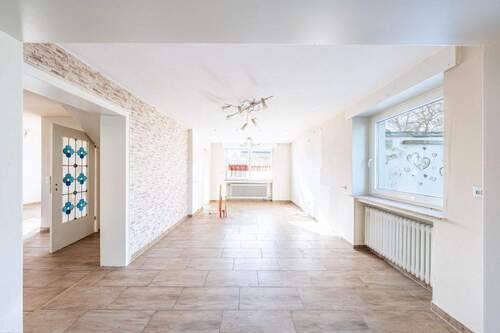 Esszimmer + Küche - 1 Zimmer Einfamilienhaus in Fröndenberg/Ruhr