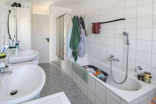 1 OG Badezimmer - 