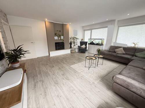 Wohnzimmer mit Kamin - 