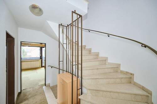 RH Gilching Treppenaufgang OG - 